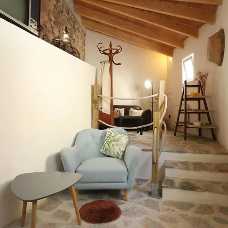 Nasilvana & Adults Only 2* Benimantell